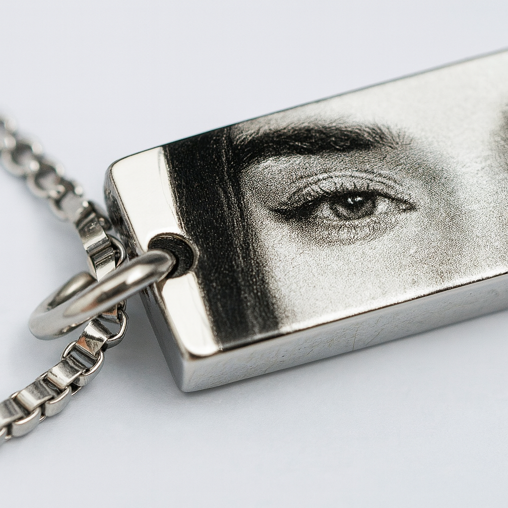 Lovers Gaze Necklace